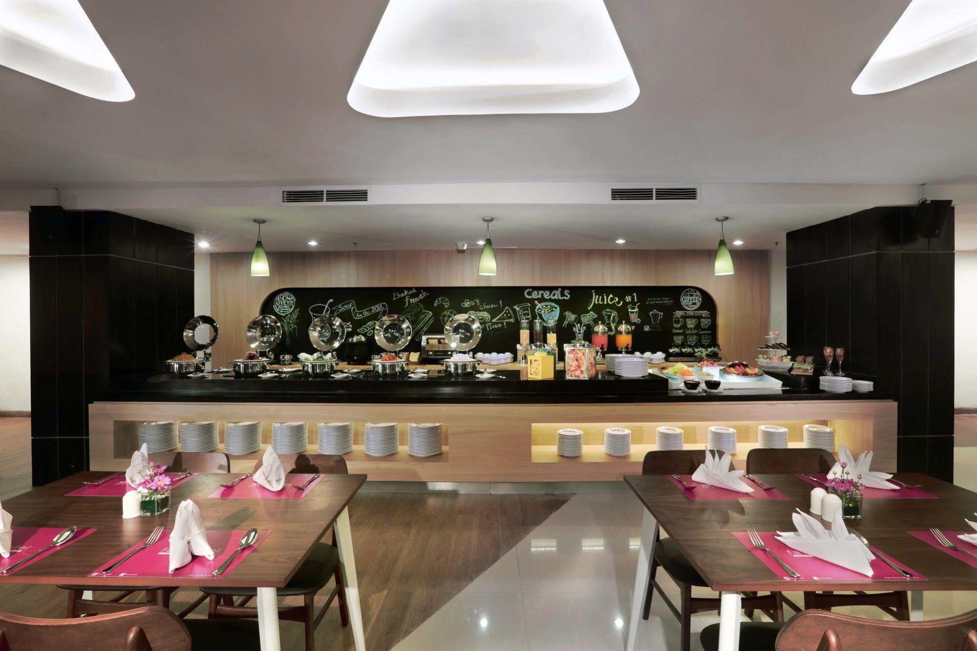 Hotel Favehotel Ahmad Yani 3*