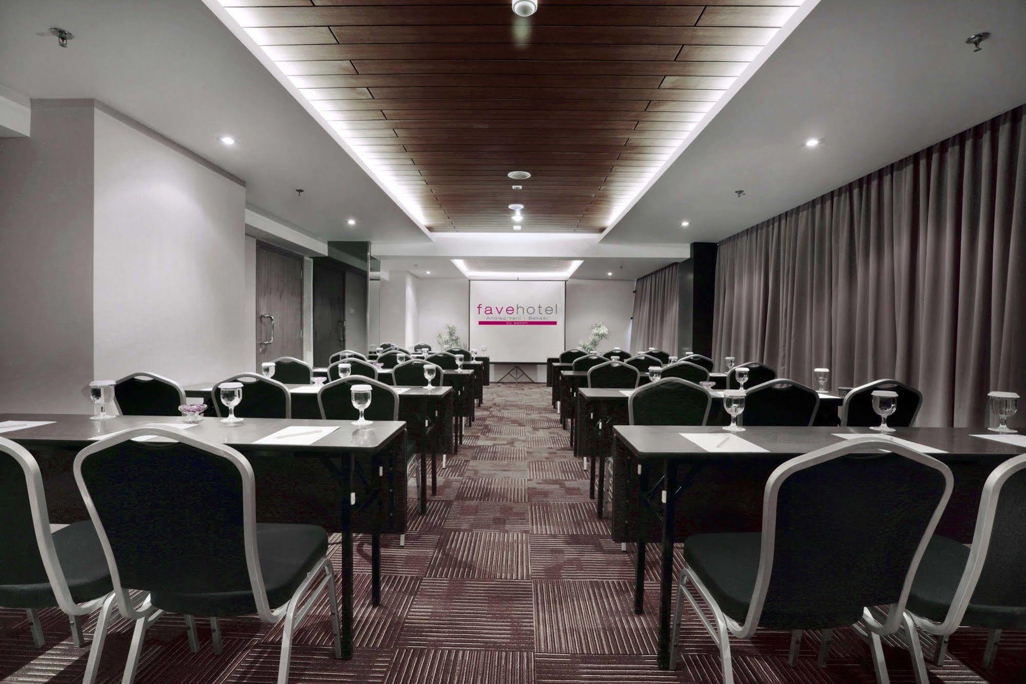 Favehotel Ahmad Yani Hotel